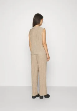 Vero Moda Petite Vmcira - Top - Silver Mink 9 Vero Moda Petite Vmcira - Top - Silver Mink -Vero Moda Winkel 87b811f948b84e8db80697d54d193775