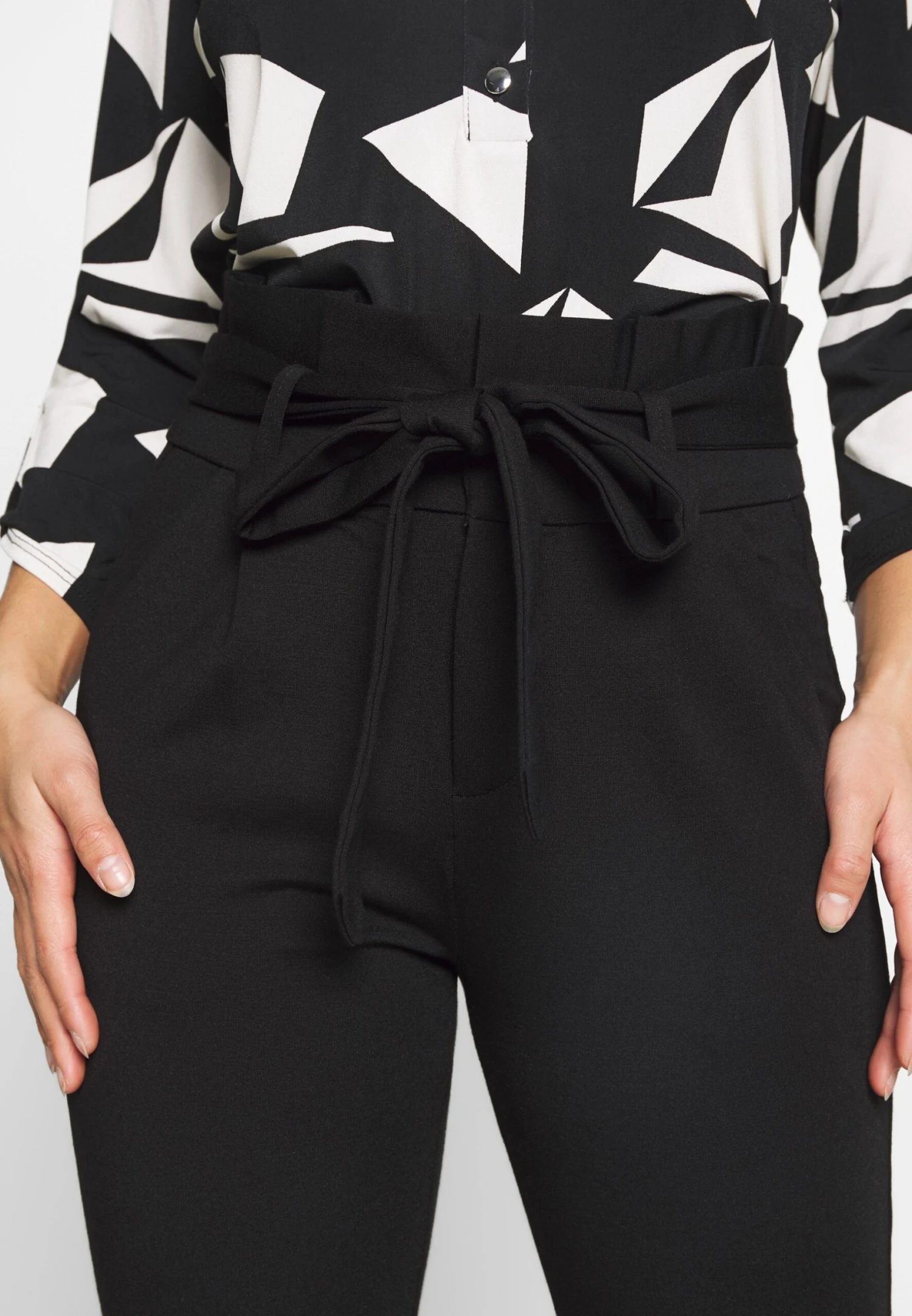 Vero Moda Petite Vmeva Paperbag - Broek - Black 8 Vero Moda Petite Vmeva Paperbag - Broek - Black - Afbeelding 6