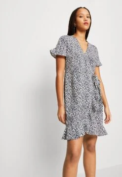 Vero Moda Vmhenna Wrap Frill- Jurk - Ombre Blue -Vero Moda Winkel 8d1b7d0ddf494701ac870eca57ebd9e4