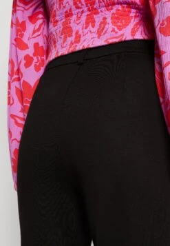 Vero Moda Vmaugustathea - Legging - Black -Vero Moda Winkel 8d33d05e3dd143ecb49d36e4989758a1