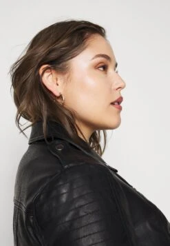 Vero Moda Curve Vmkerriultra Coated Jacket- Imitatieleren Jas - Black -Vero Moda Winkel 8f494c54a5914b69bda11913933fb60c