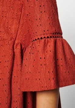 Vero Moda Tall Vmmarcy Short Dress- Jurk - Barn Red 11 Vero Moda Tall Vmmarcy Short Dress- Jurk - Barn Red -Vero Moda Winkel 905e21e625434af7b2211b8eee54d902