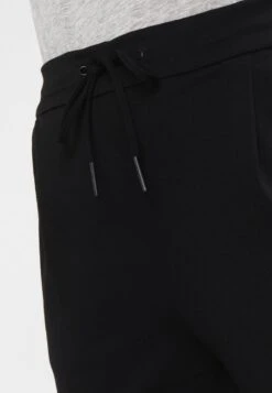 Vero Moda Vmeva MrString Ga Noos - Trainingsbroek - Black -Vero Moda Winkel 92b97b2418e64c5cba4a5cd90de92947