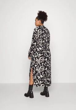 Vero Moda Curve Vmeasy Long V Neck Shirt Dress - Blousejurk - Black/Cila -Vero Moda Winkel 92ee1f304b6646c88f96b6a2acfbc6ff