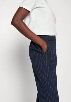 Vero Moda Tall Vmcookielis Wide Pinstripe Pant- Broek - Navy Blazer/Birch -Vero Moda Winkel 95b9220e38ad4e86a99a89092daca714