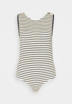 Vmfiona O Neck Body - Top - Off-White 11 Vmfiona O Neck Body - Top - Off-White -Vero Moda Winkel 9759b9f235f4453093ac1a2e86608e19