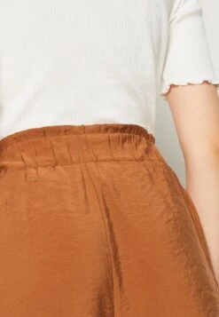 Vero Moda Vmqueeny Long Pants- Broek - Toffee -Vero Moda Winkel 9a2213768522497083899c32ec06ec9a