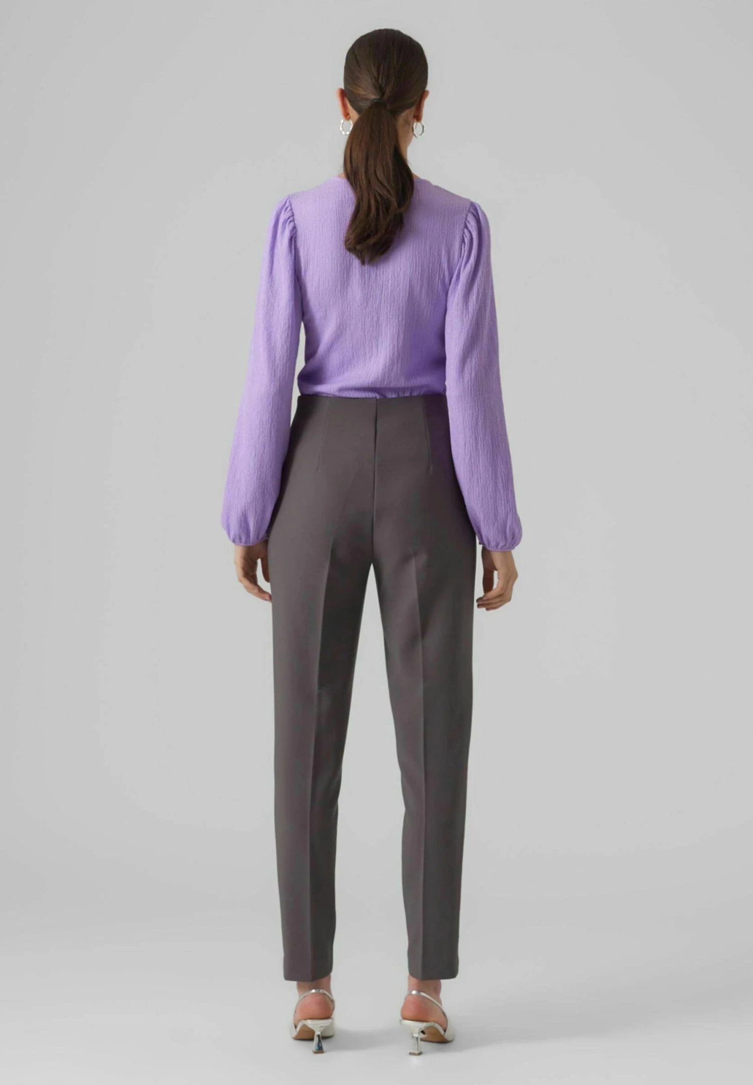 Vero Moda Vmsandy Hr Tapered Noos - Broek - Grey Pinstripe 5 Vero Moda Vmsandy Hr Tapered Noos - Broek - Grey Pinstripe - Afbeelding 3