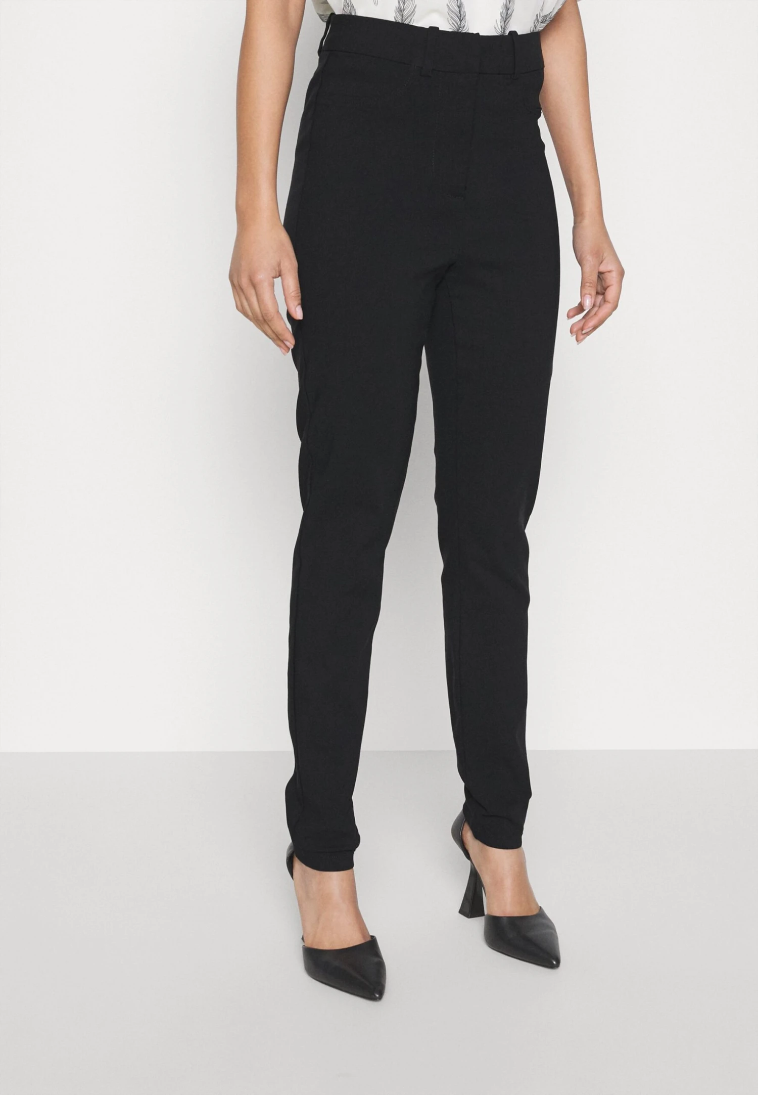 Vero Moda Petite Vmaugustasuka- Broek - Black 3 Vero Moda Petite Vmaugustasuka- Broek - Black