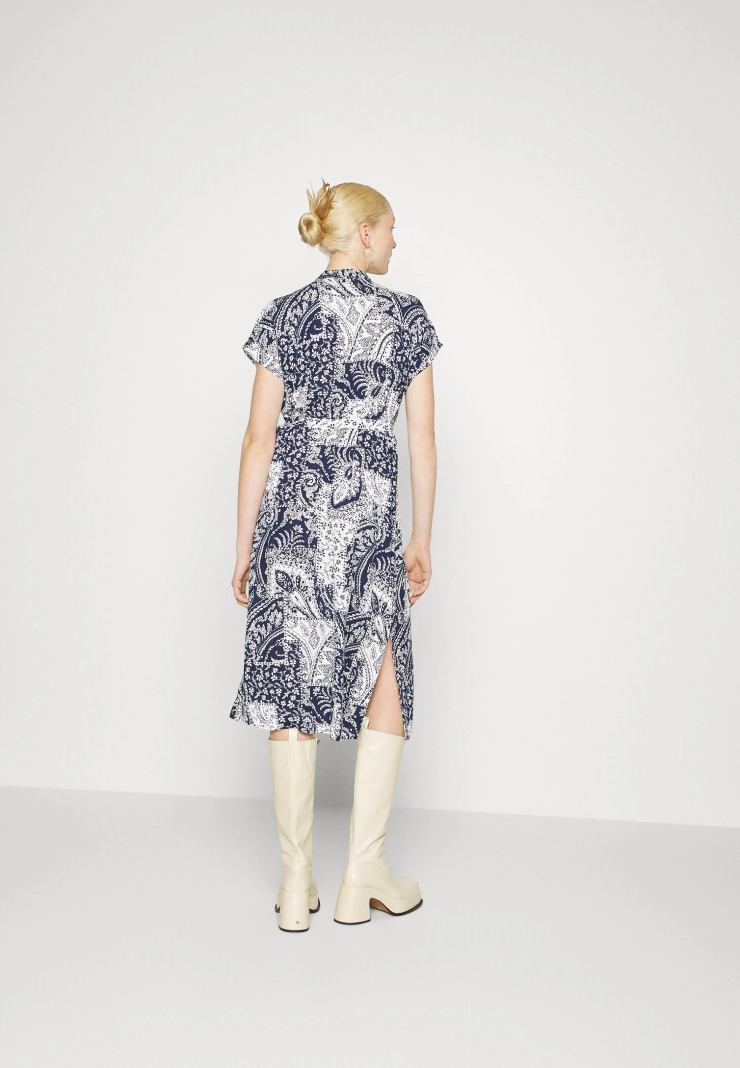 Vero Moda Tall Vmebba Calf Shirt Dress - Jurk - Navy Blazer/Ebba 5 Vero Moda Tall Vmebba Calf Shirt Dress - Jurk - Navy Blazer/Ebba - Afbeelding 3