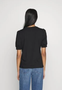 Vero Moda Tall Vmkerry O Neck - T-Shirt Basic - Black 10 Vero Moda Tall Vmkerry O Neck - T-Shirt Basic - Black -Vero Moda Winkel aa21e3f00b1f4bf7aa07d5ba891e98c1