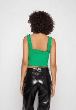 Vero Moda Vmmedosiabel Crop - Top - Bright Green 10 Vero Moda Vmmedosiabel Crop - Top - Bright Green -Vero Moda Winkel ad366017ab2a40b4b0e477180be1f3cb