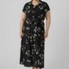 Vero Moda Curve Vmnewhallie S/S Tie Exp Cur - Blousejurk - Black 2 Vero Moda Curve Vmnewhallie S/S Tie Exp Cur - Blousejurk - Black -Vero Moda Winkel b053d3f40111411687fb6479856ec3f9