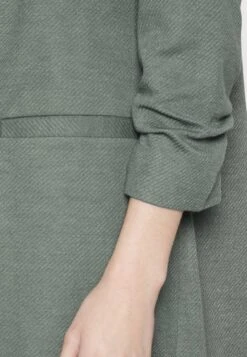 Vero Moda Petite Vmrica Long Blazer Boo - Blazer - Laurel Wreath -Vero Moda Winkel b477100562e249eeac6eeda8500aa2fd