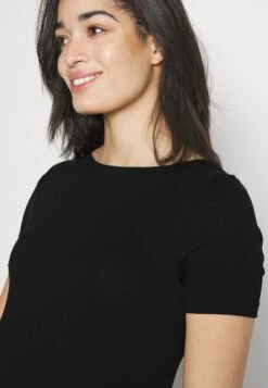 Vmmpanda New - T-Shirt Basic - Black -Vero Moda Winkel b525dd925aa04c09b436878bfaa63a1a