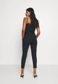 Vero Moda Petite Vmbailey Paperbag Belt Pants - Broek - Black -Vero Moda Winkel bec9752b2a1d4d34bb7cd598203cfd6e