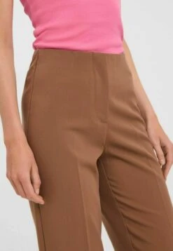 Vero Moda Straight Fit - Broek - Aztec 11 Vero Moda Straight Fit - Broek - Aztec -Vero Moda Winkel c1ae16d06e87416895dad87a132ab9e3