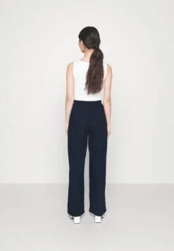 Vero Moda Petite Vmmymilo Wide Pants- Broek - Navy Blazer 9 Vero Moda Petite Vmmymilo Wide Pants- Broek - Navy Blazer -Vero Moda Winkel cbb0522d625d4da6a0f6ca3b58e5985f