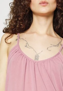 Vero Moda Tall Vmfilli Singlet - Top - Nostalgia Rose 9 Vero Moda Tall Vmfilli Singlet - Top - Nostalgia Rose -Vero Moda Winkel cc491ecdbf634c0584e78b20d58a7949