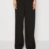 Vero Moda Vmlunadesi Wide Solid Pant - Broek - Black 2 Vero Moda Vmlunadesi Wide Solid Pant - Broek - Black -Vero Moda Winkel cc837b235df741918e78fa15d341c9fa