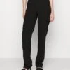 Vero Moda Tall Vmzelda Straight Pant - Cargobroek - Black -Vero Moda Winkel d05f8e4f8597443dabeaba46d3ff1d7a