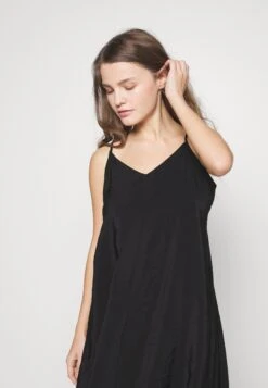 Vero Moda Petite Vmqueeny Calf Singlet Dress- Jurk - Black -Vero Moda Winkel d27af7cb2c01496c84543afd239725a8