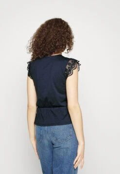 Vero Moda Tall Vmcaia Lace- Top - Navy Blazer -Vero Moda Winkel d2faca2ed10f4088ae0506f34cbd19b4