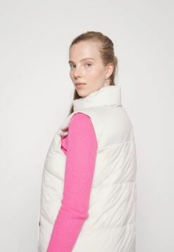 Vero Moda Uppsala Noos - Bodywarmer - Oatmeal -Vero Moda Winkel d38b5bf4a4dc43c4bdb7eb7b760b9c89