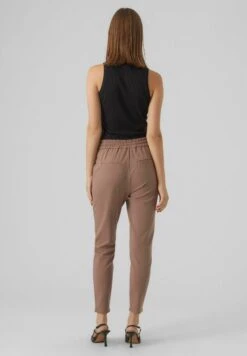 Vero Moda Vmeva MrString Ga Noos - Trainingsbroek - Brown Lentil -Vero Moda Winkel d955ebfa48c3490ebb6a90aafb4eaf5b
