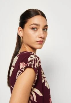 Vero Moda Vmeasy Tie Short Dress - Jurk - Winetasting -Vero Moda Winkel e069c72ddbe743afac1fcb9a2b8c0452