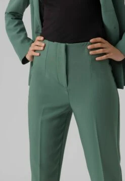 Vero Moda Vmsandy Hr Tapered Noos - Broek - Dark Forest -Vero Moda Winkel e0c285520fe742408cd671a4fff0e6d0