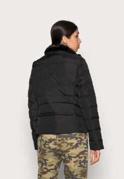Vero Moda Boos - Gewatteerde Jas - Black -Vero Moda Winkel e69783c93f0444a59927cefbc702ae8f