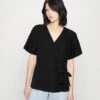 Vero Moda Vmmymilo Wide Wrap - T-Shirt Print - Black -Vero Moda Winkel e879b88405a443adb898ac4b8a0784f8