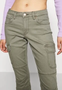 Vero Moda Petite Vmivy Mr Ankle Pants - Cargobroek - Ivy Green -Vero Moda Winkel ef1cf725c3d9403fab2f80326030c758