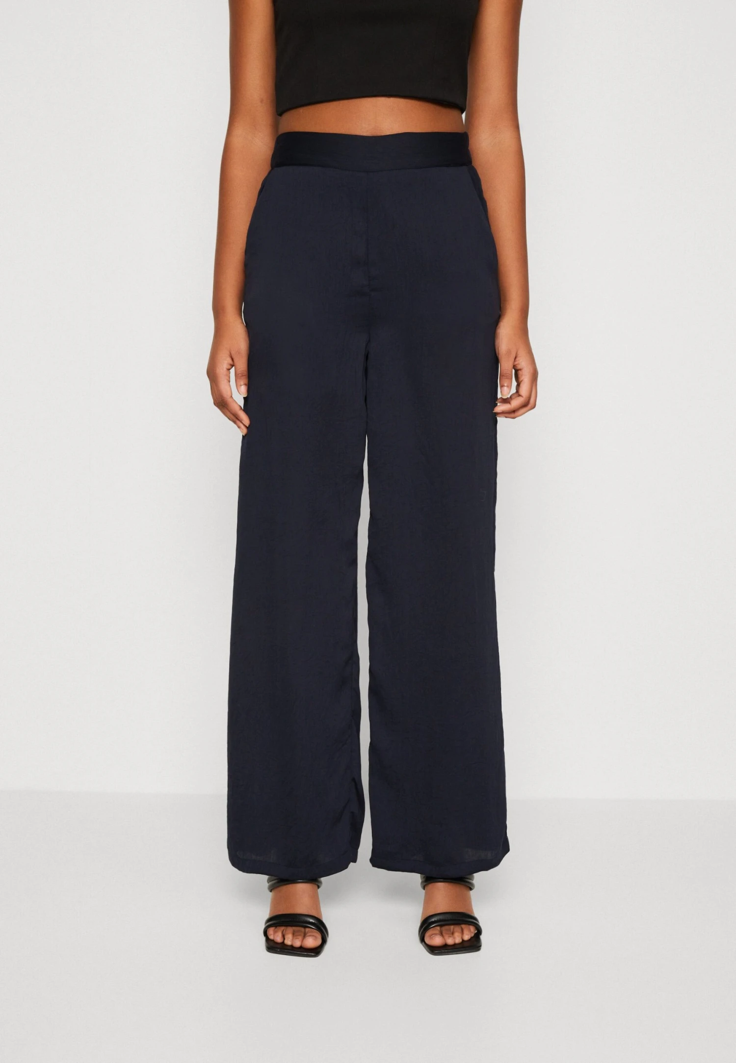Vmdarcy Wide Pants - Broek - Salute 3 Vmdarcy Wide Pants - Broek - Salute