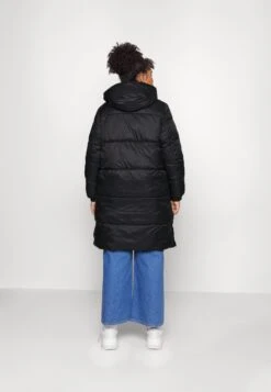 Vero Moda Curve Vmuppsala Coat- Mantel - Black -Vero Moda Winkel f06c33dbee104c92b97b1c233b0aa083