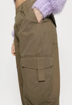 Vero Moda Petite Vmtimmikay Loose Pant- Cargobroek - Capers -Vero Moda Winkel fa8a2c4543eb44c39ba6dd7272ae504a